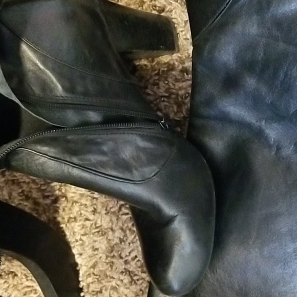 Boots Leather - Picture 2 of 5